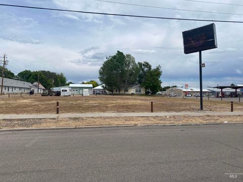 326 E 2nd St Weiser ID 83672