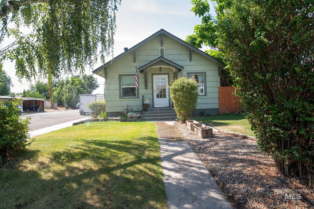 Photo of 601 W Idaho St, Weiser, ID 83672 (MLS # 98998587)