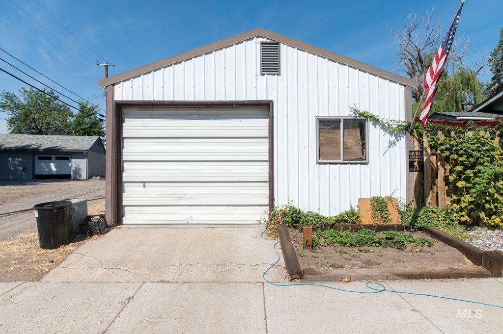 Photo of 601 W Idaho St, Weiser, ID 83672 (MLS # 98998587)