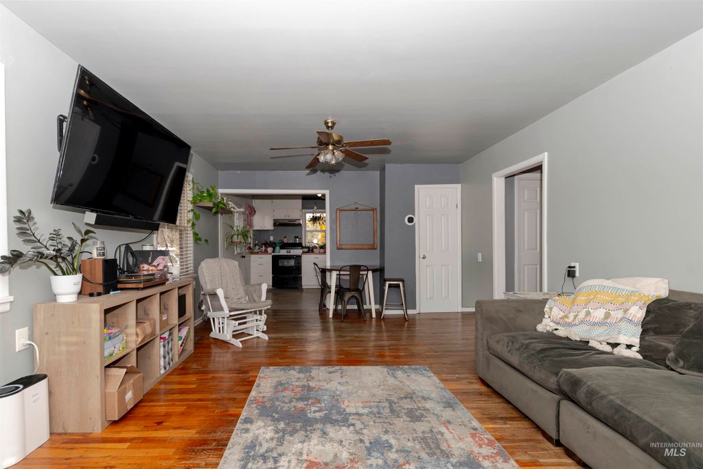 Photo of 2127 12th Ave, Lewiston, ID 83501 (MLS # 98967160)