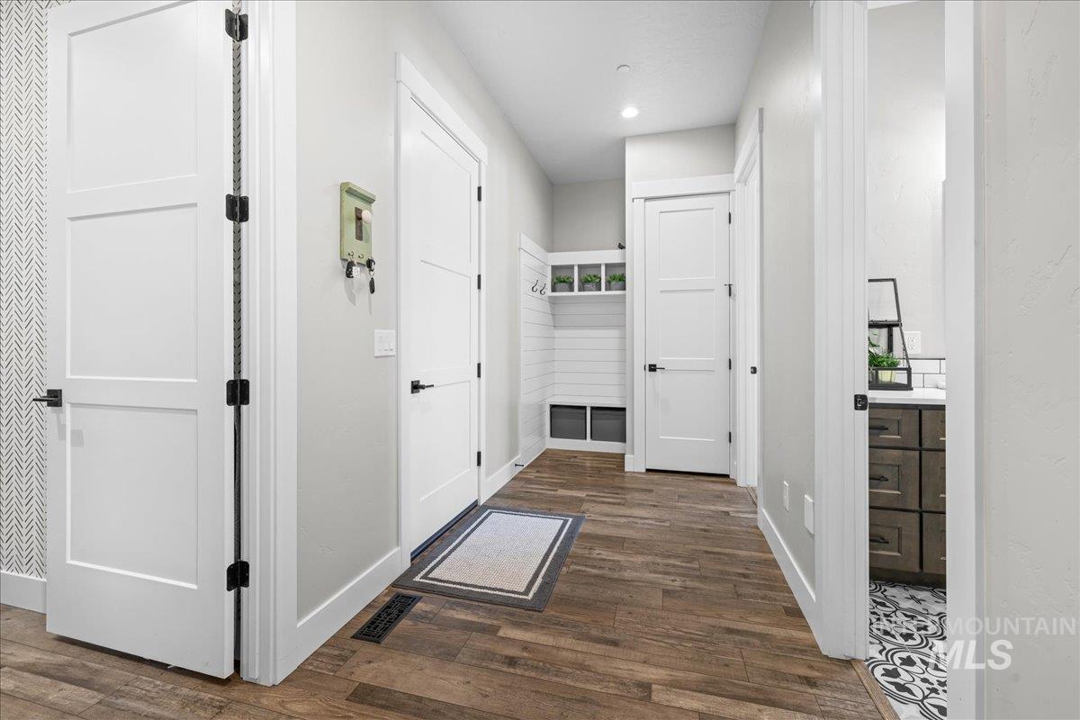 Nampa, Idaho 83687, United States, 3 Bedrooms Bedrooms, ,3 BathroomsBathrooms,Residential,Pending,116300