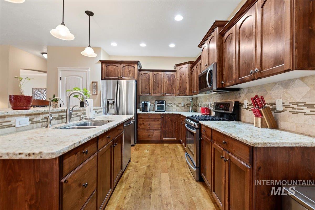 2998 E Shadowwolf Dr