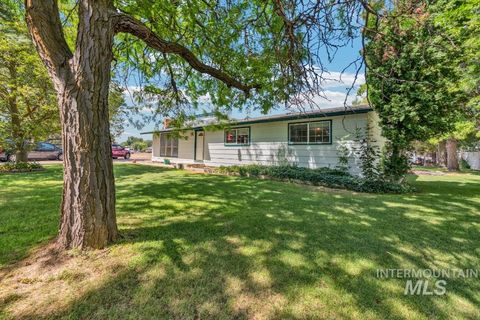 Photo of 11930 Purple Sage Rd, Middleton, ID 83644 (MLS # 98987112)