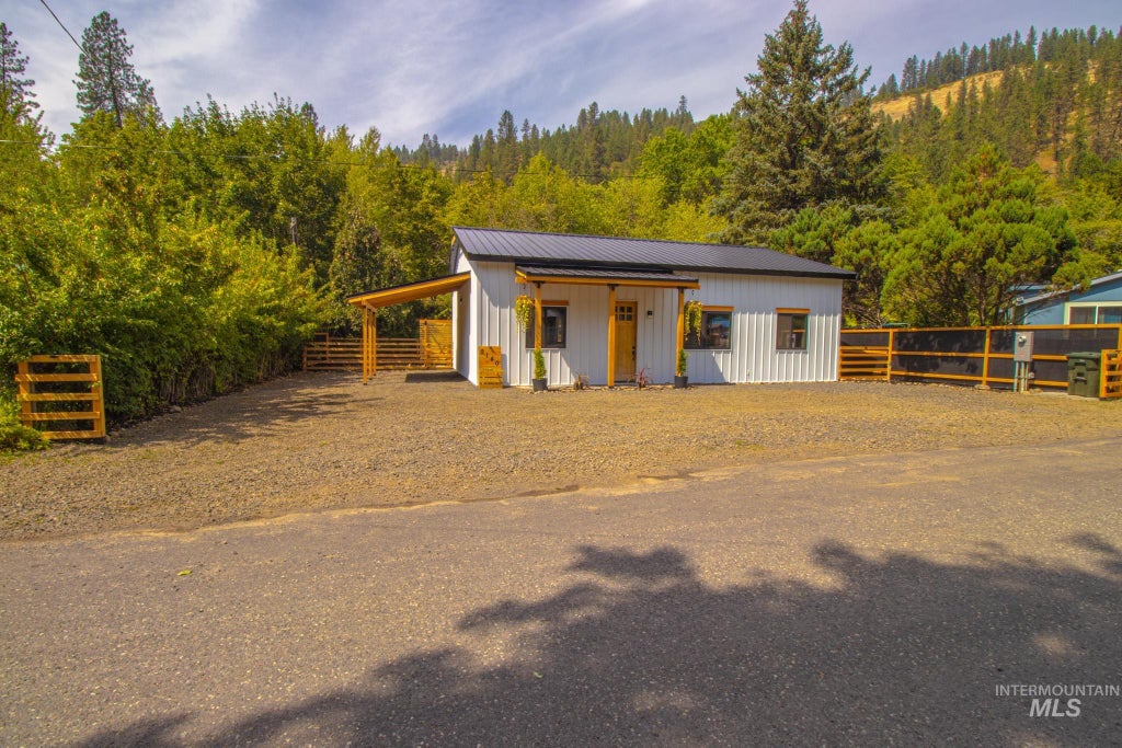 Photo of 2140 Carney Drive, Orofino, ID 83544 (MLS # 98997981)