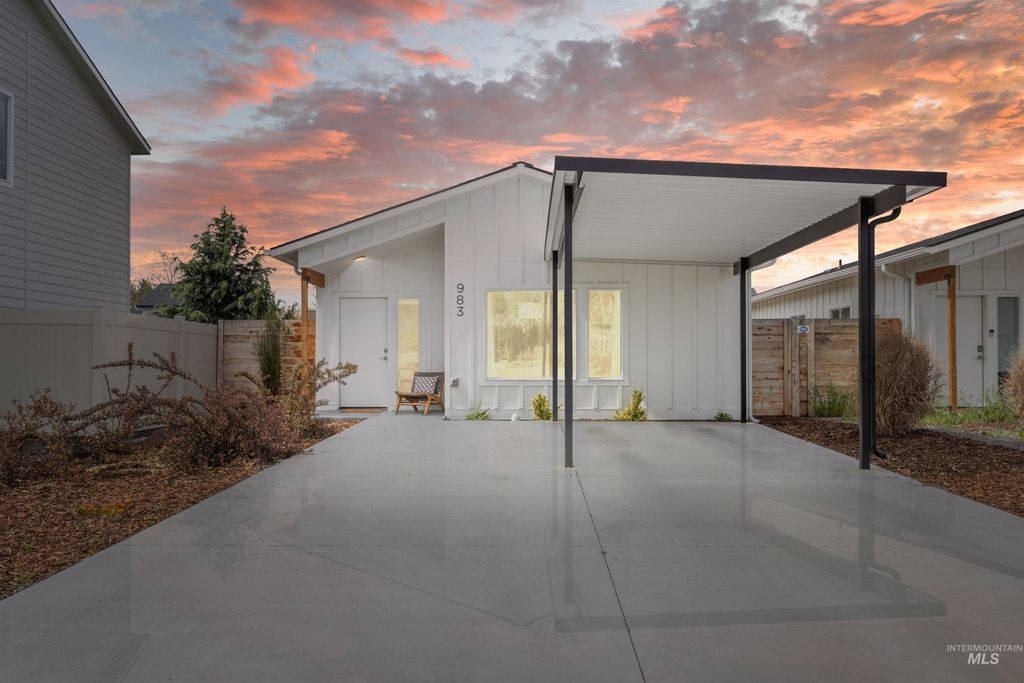 Photo of 983 N Nichole Ave, Boise, ID 83713 (MLS # 98982082)