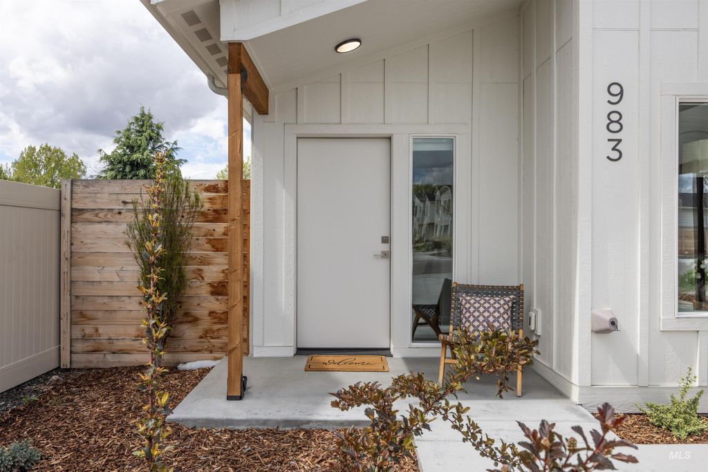 Photo of 983 N Nichole Ave, Boise, ID 83713 (MLS # 98982082)