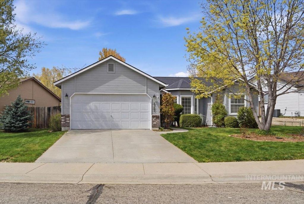 Photo of 5755 S Olearia Place, Boise, ID 83716 (MLS # 98980588)