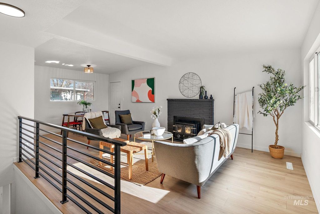 Photo of 5338 W Spaulding St, Boise, ID 83705 (MLS # 98972167)