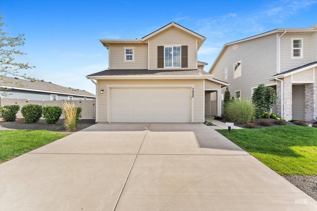 Photo of 7925 E Beaufort St, Nampa, ID 83687 (MLS # 98997991)