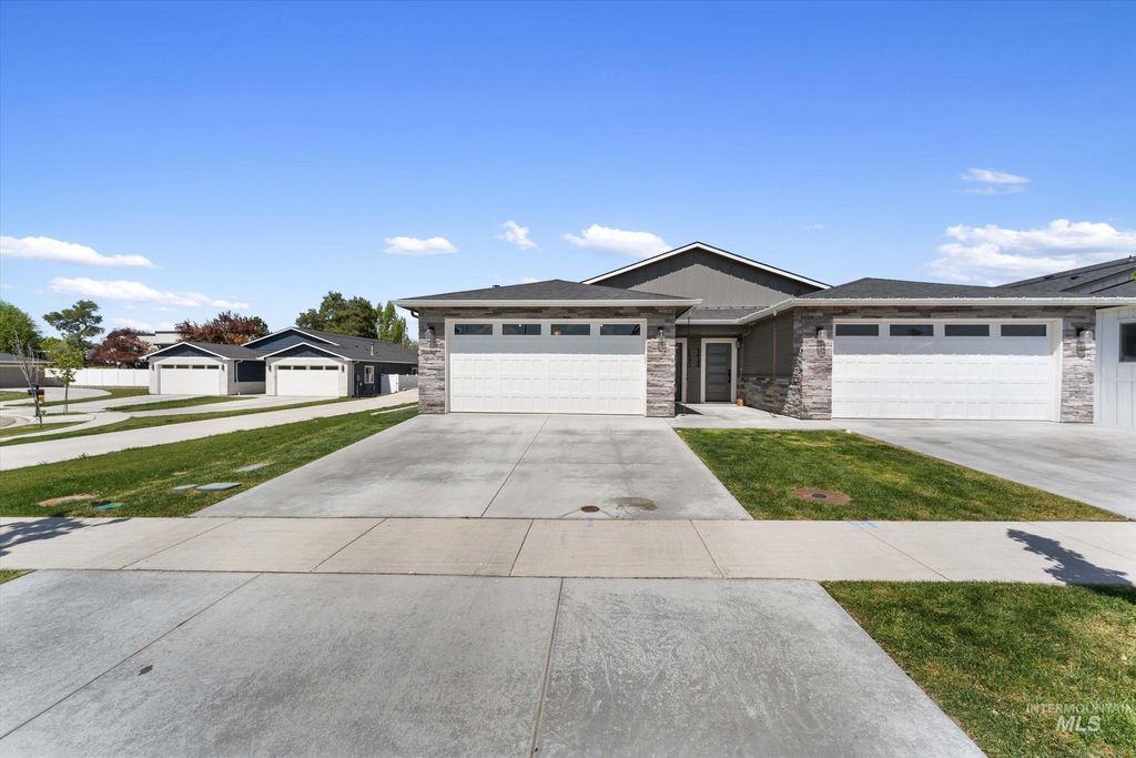 Photo of 1430 W Lark Ct, Nampa, ID 83651 (MLS # 98983241)