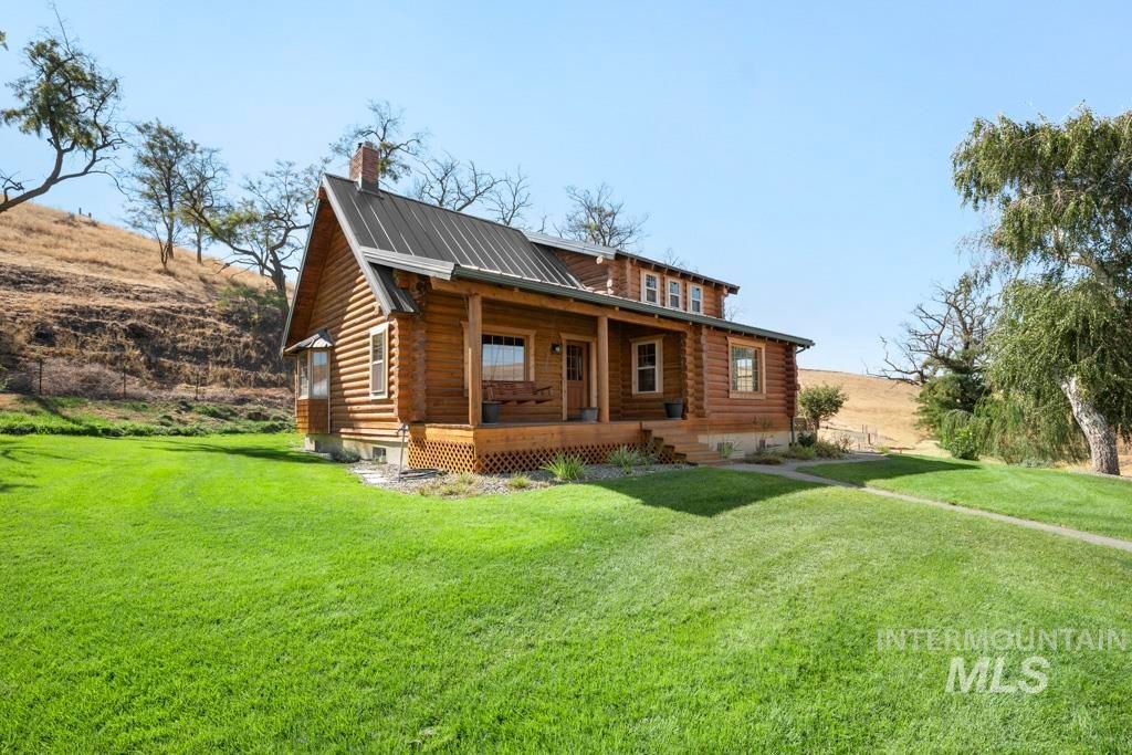 Photo of 7302 Long Hollow Rd, Colfax, WA 99111 (MLS # 98962739)