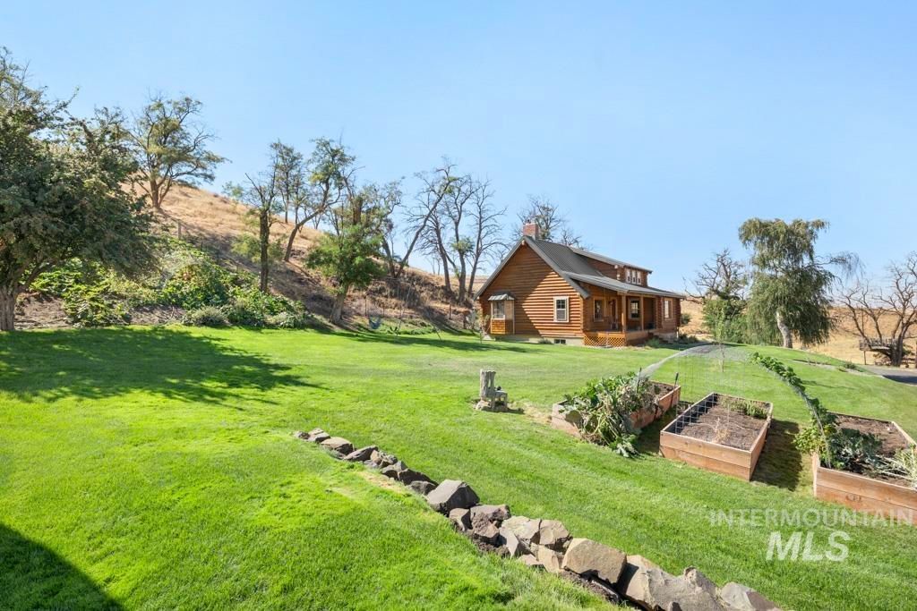 Photo of 7302 Long Hollow Rd, Colfax, WA 99111 (MLS # 98962739)