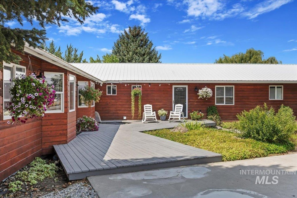 Photo of 13 N 200 E, Shoshone, ID 83352 (MLS # 98995148)