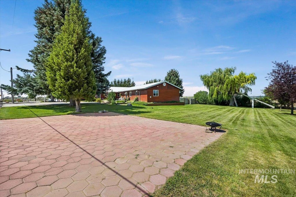 Photo of 13 N 200 E, Shoshone, ID 83352 (MLS # 98995148)