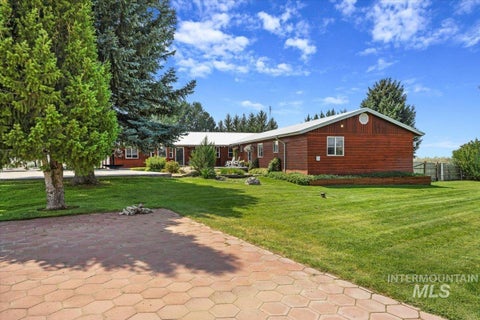 Photo of 13 N 200 E, Shoshone, ID 83352 (MLS # 98995148)