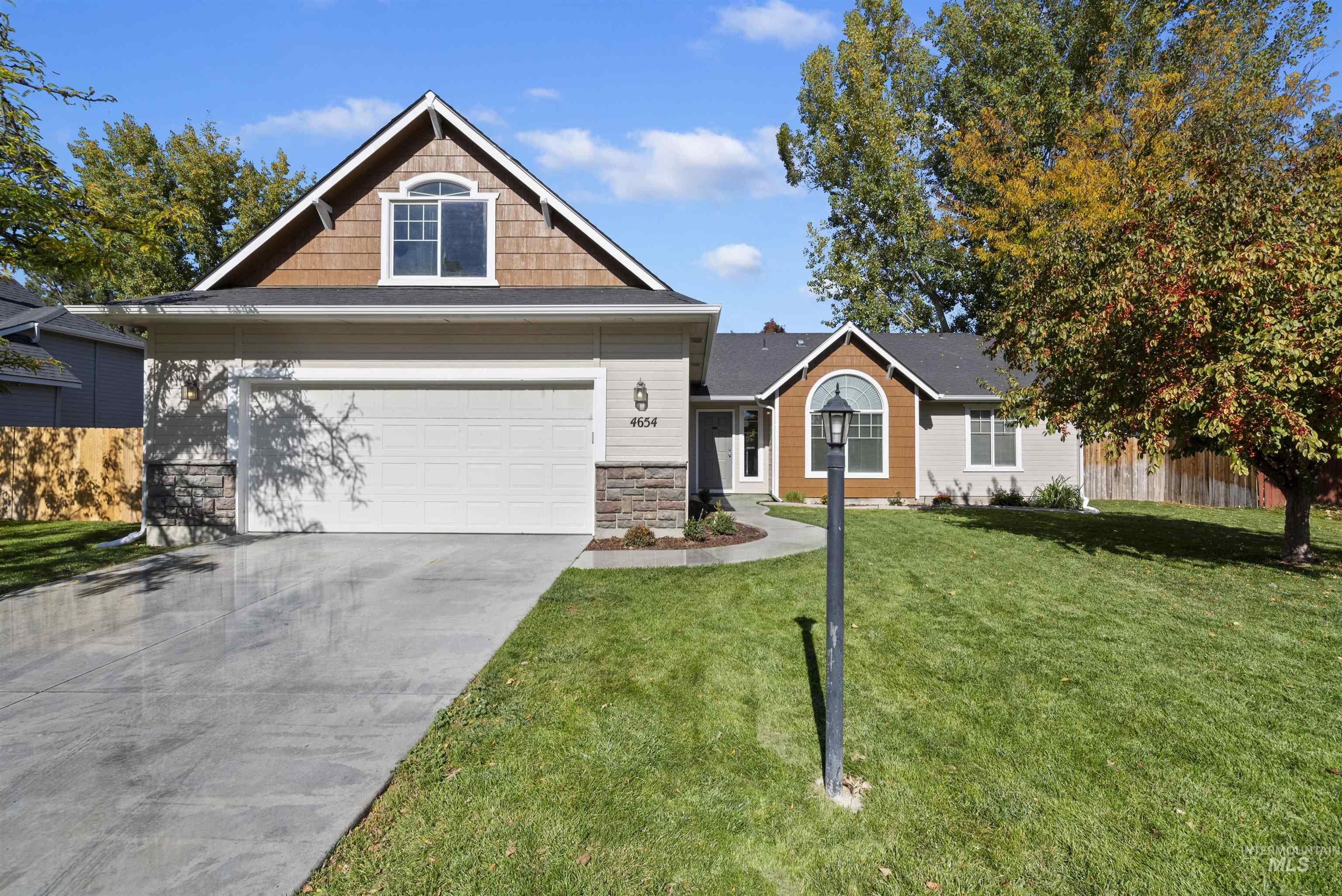 4654 W Gillette St.