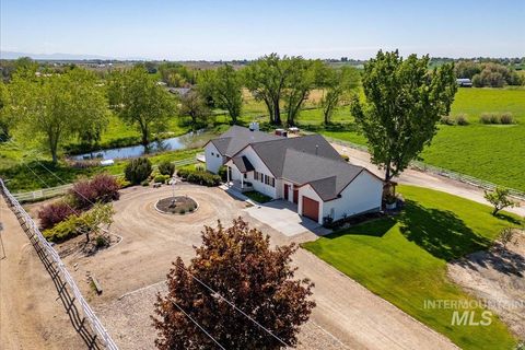 Photo of 16921 Oasis Rd, Caldwell, ID 83607 (MLS # 98975396)