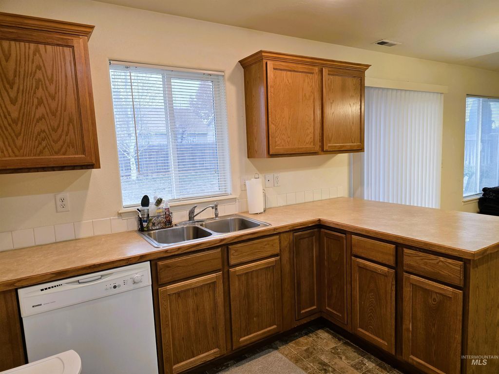 Photo of 1512 N Elm St, Jerome, ID 83338 (MLS # 98968788)