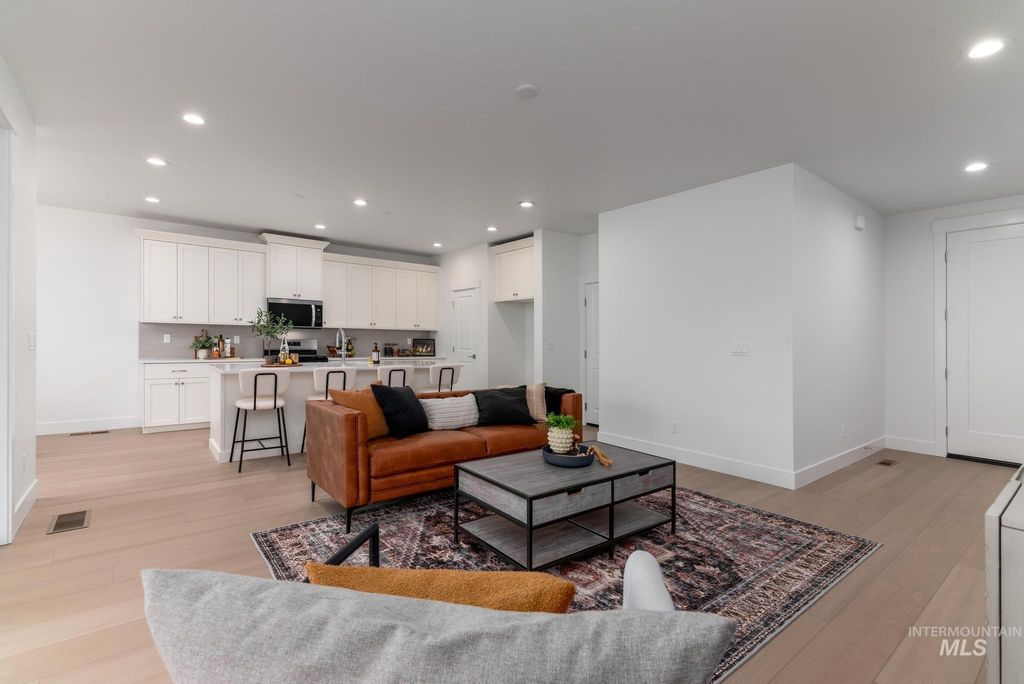 Photo of 1907 W Blue Lightning St, Middleton, ID 83644 (MLS # 98979756)