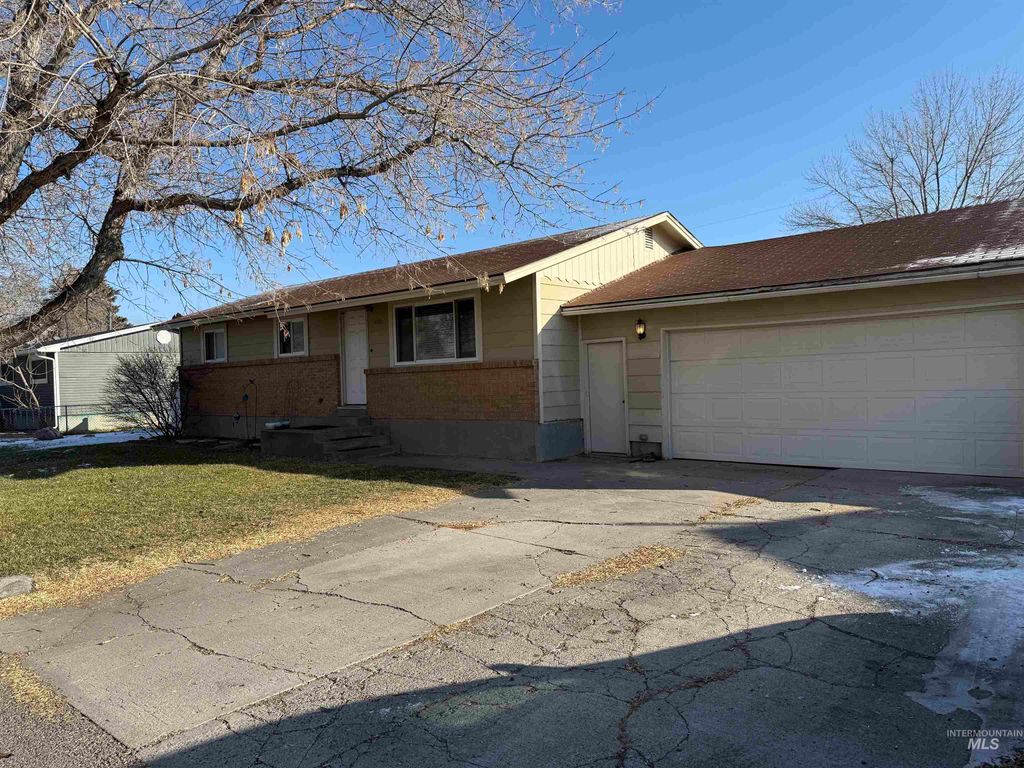 Photo of 4926 Easy Street, Chubbuck, ID 83202 (MLS # 98972055)