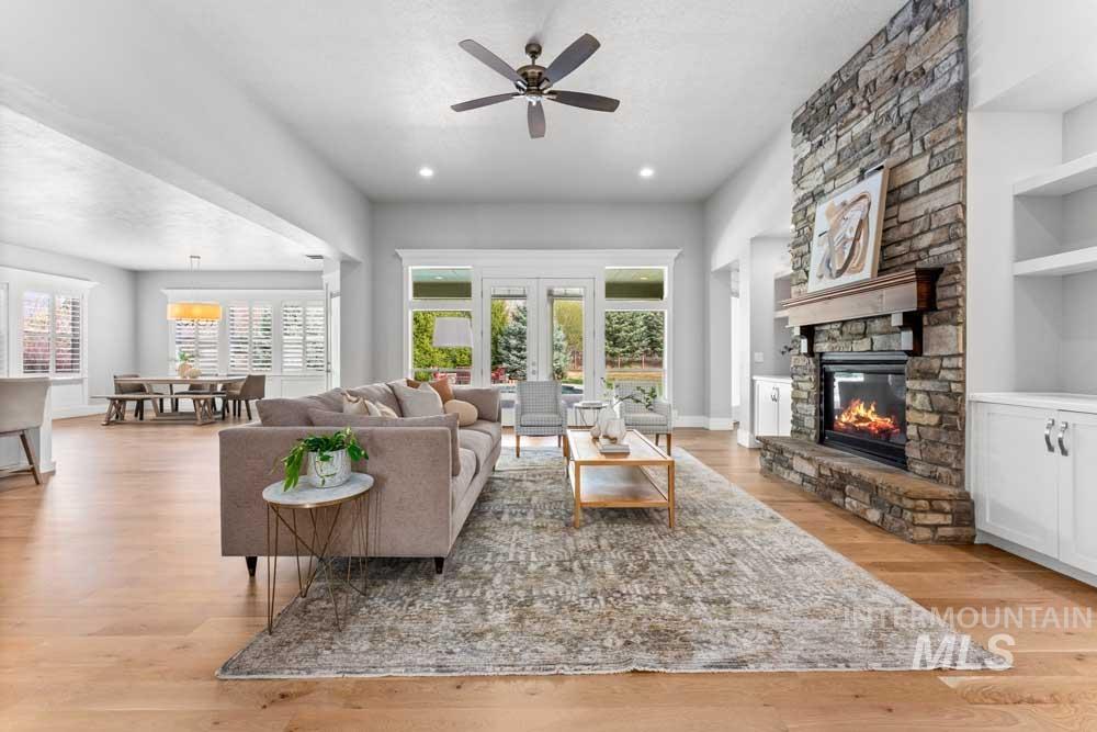 1102 N Lionbridge Ave