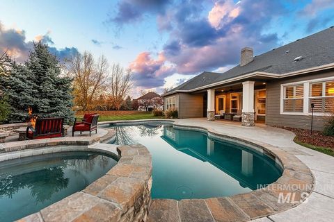 Photo of 1102 N Lionbridge Ave, Eagle, ID 83616 (MLS # 98979651)