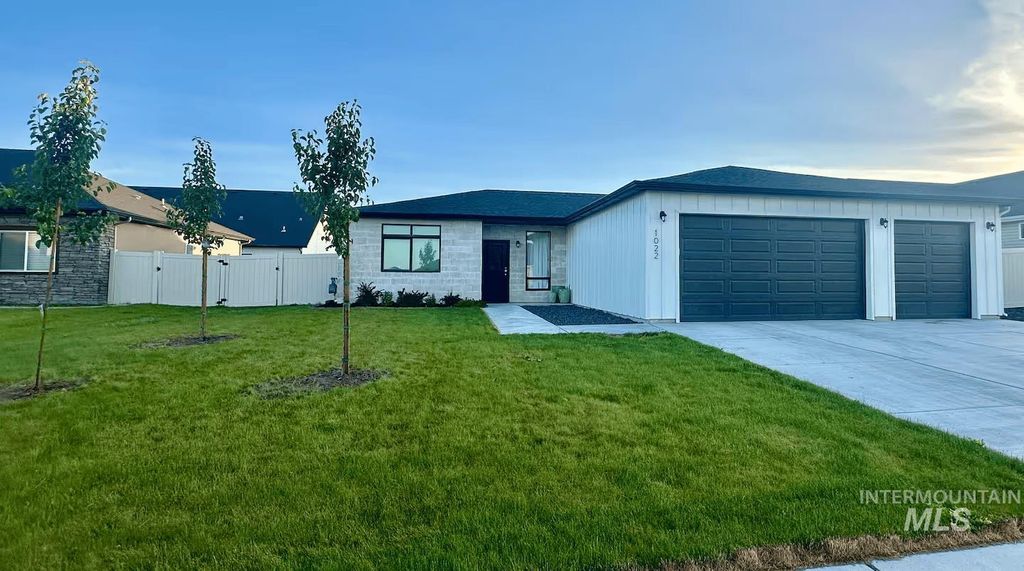 Photo of 1022 Trapper Peak Rd, Kimberly, ID 83341 (MLS # 98980212)