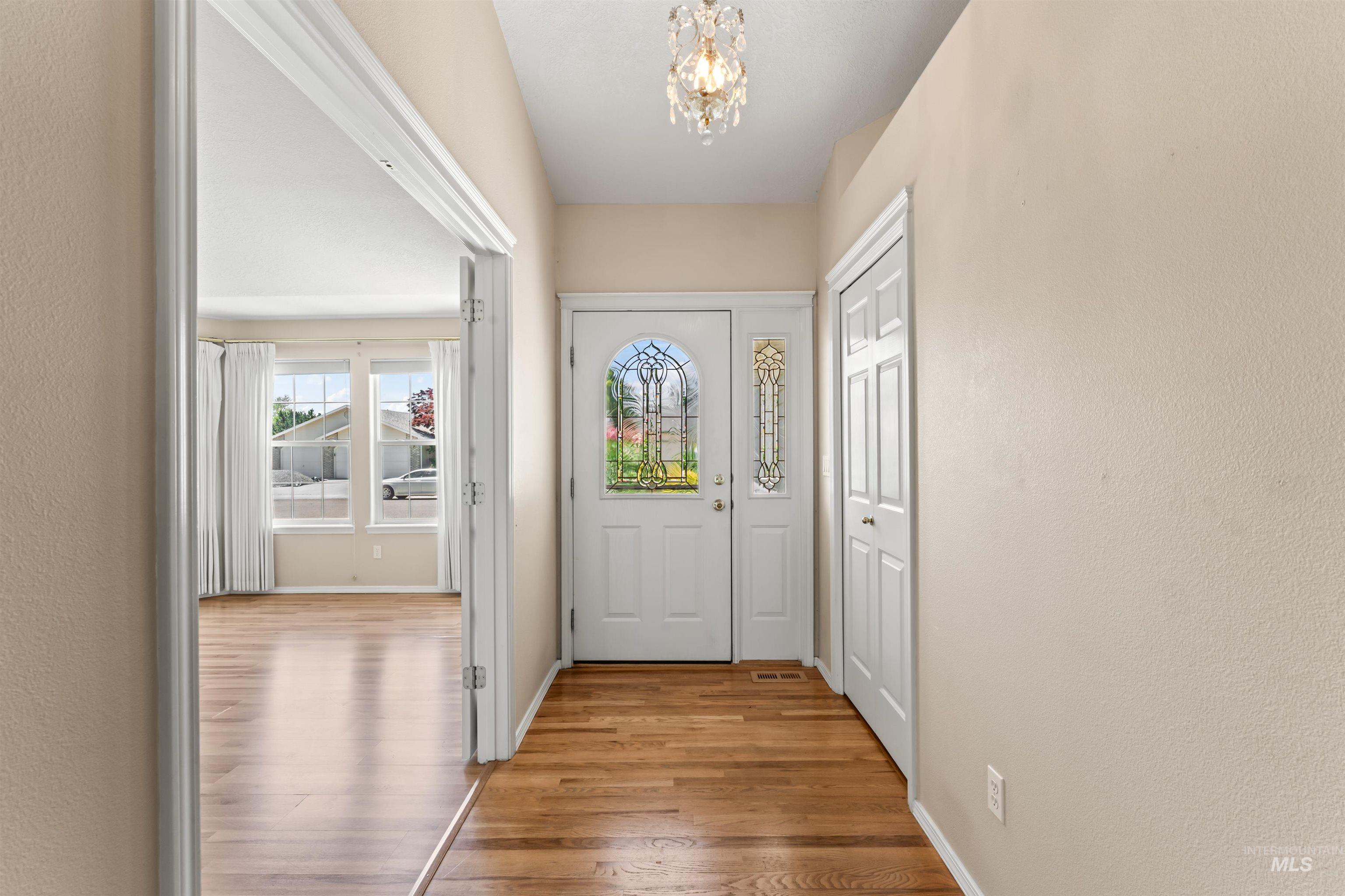 1728 S Labrador Pl.