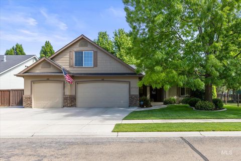 Photo of 1774 W Cedar Grove St, Meridian, ID 83646 (MLS # 98989040)