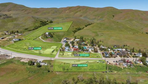 Photo of 328 Hwy 55 Rd, Horseshoe Bend, ID 83629 (MLS # 98971211)