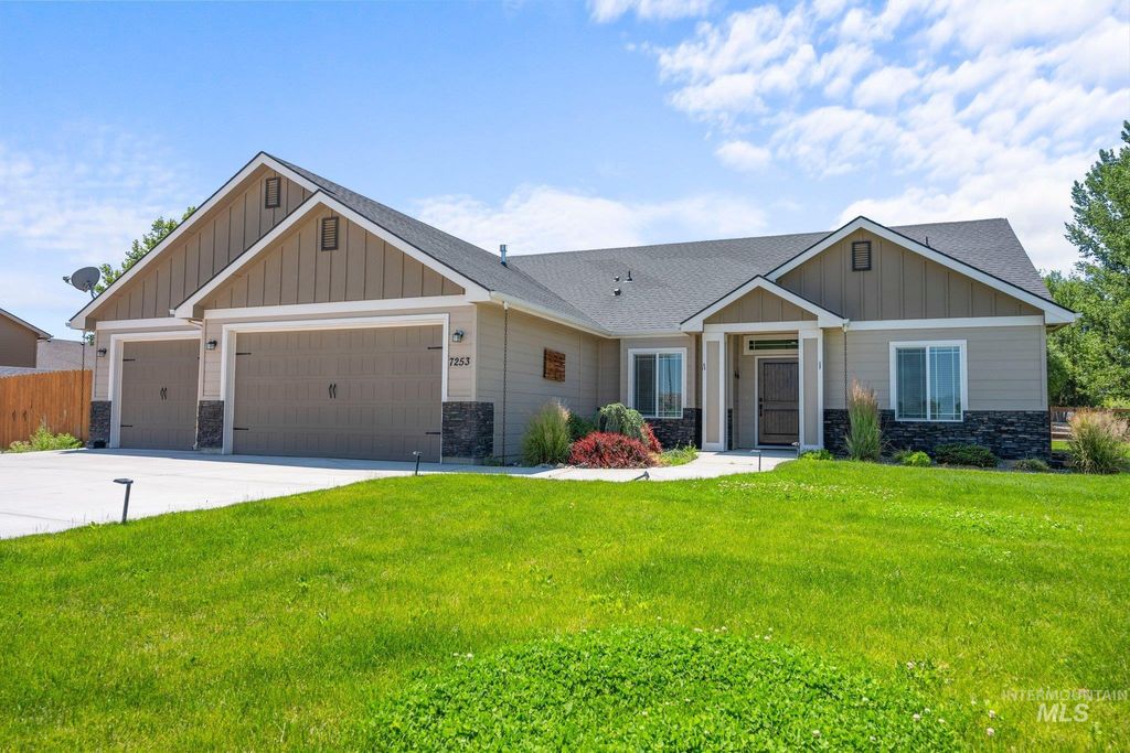 Photo of 7253 River View Dr, Marsing, ID 83639 (MLS # 98951734)