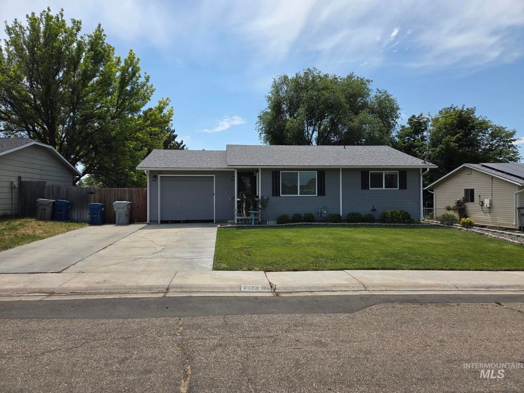 Photo of 2323 Sugar Cane Dr, Nampa, ID 83687 (MLS # 98987673)