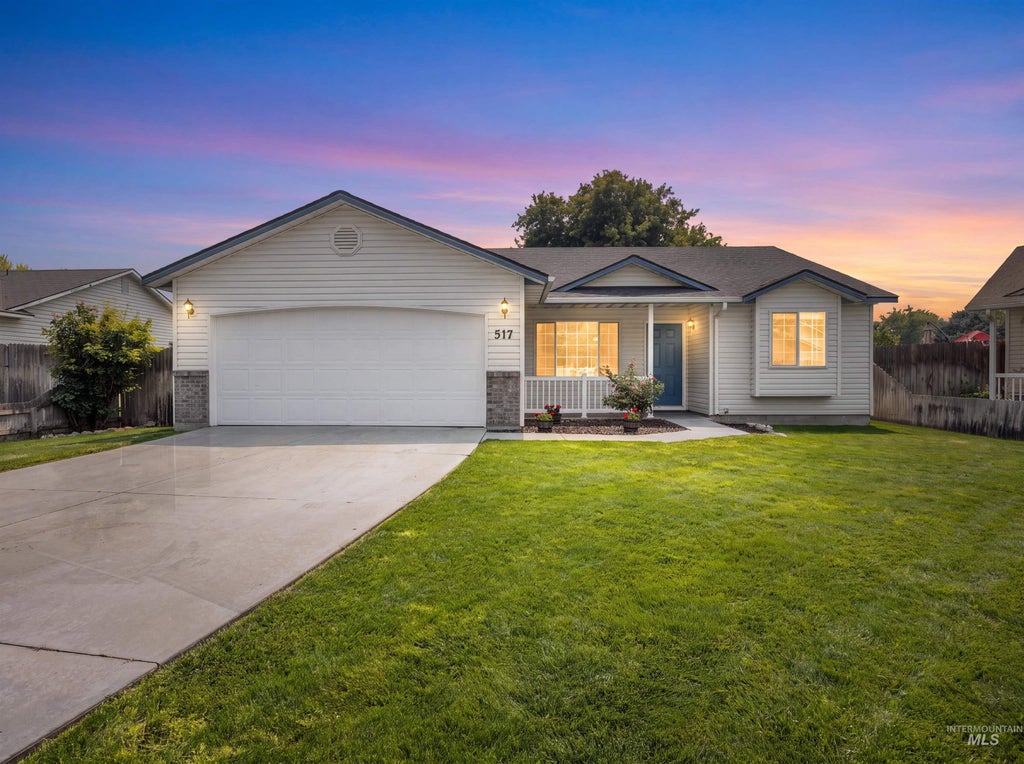 Photo of 517 N Coppertree Dr, Nampa, ID 83651 (MLS # 98995595)