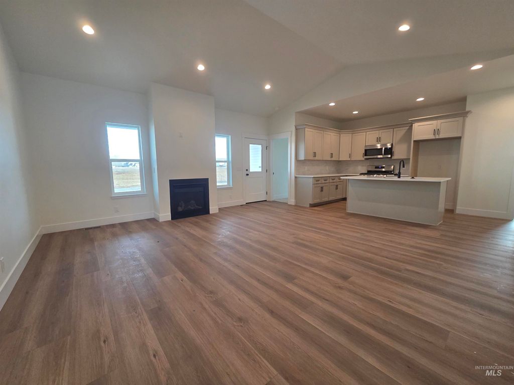 Photo of 620 Oxford St, Burley, ID 83318 (MLS # 98983068)