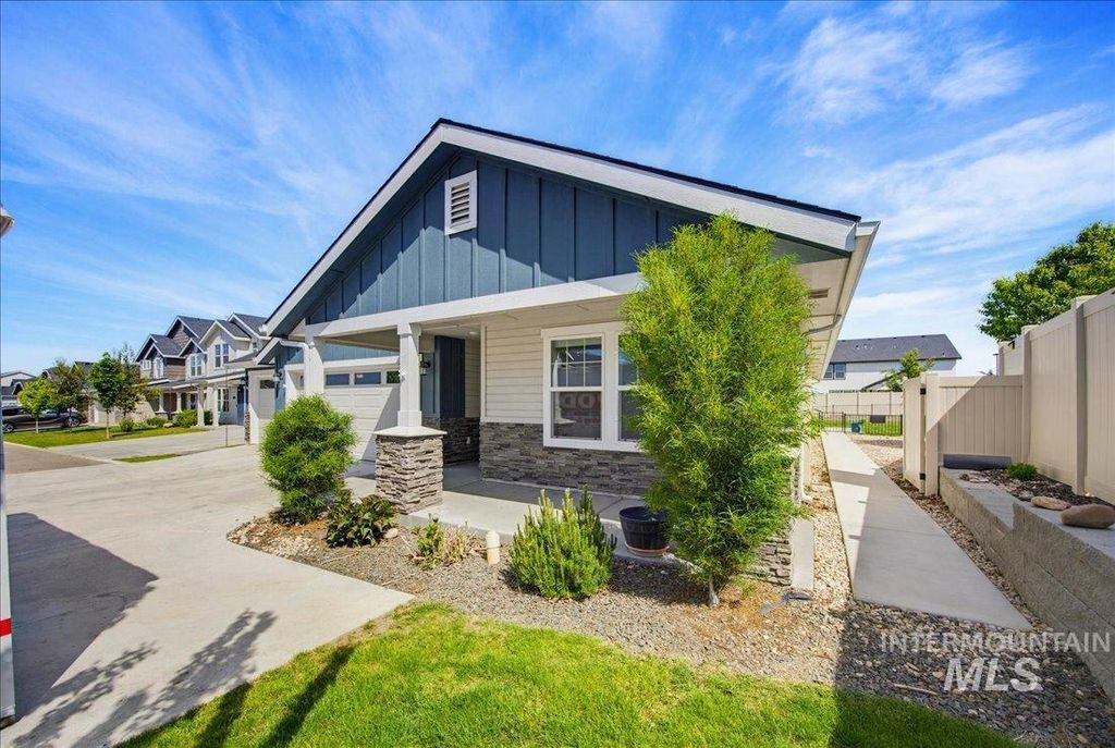 Photo of 3904 E Berwick Dr, Nampa, ID 83687 (MLS # 98985694)
