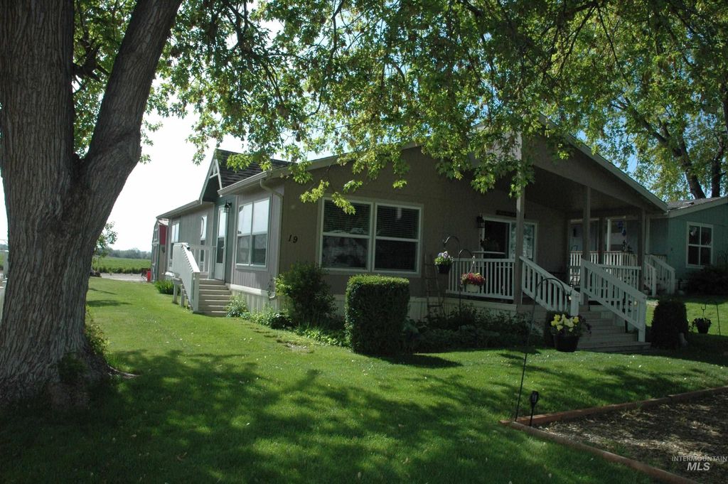 Photo of 4030 River Resort Dr #19, Homedale, ID 83628 (MLS # 98973501)