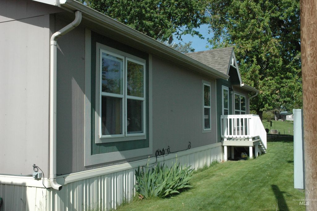 Photo of 4030 River Resort Dr #19, Homedale, ID 83628 (MLS # 98973501)