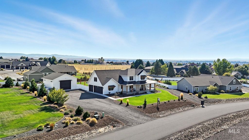 Photo of 7774 Paddock Ln, Lewiston, ID 83501 (MLS # 98963013)