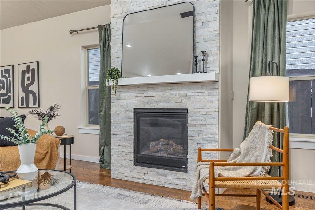 Photo of 4372 S Cruzatte Ln, Boise, ID 83716 (MLS # 98972286)