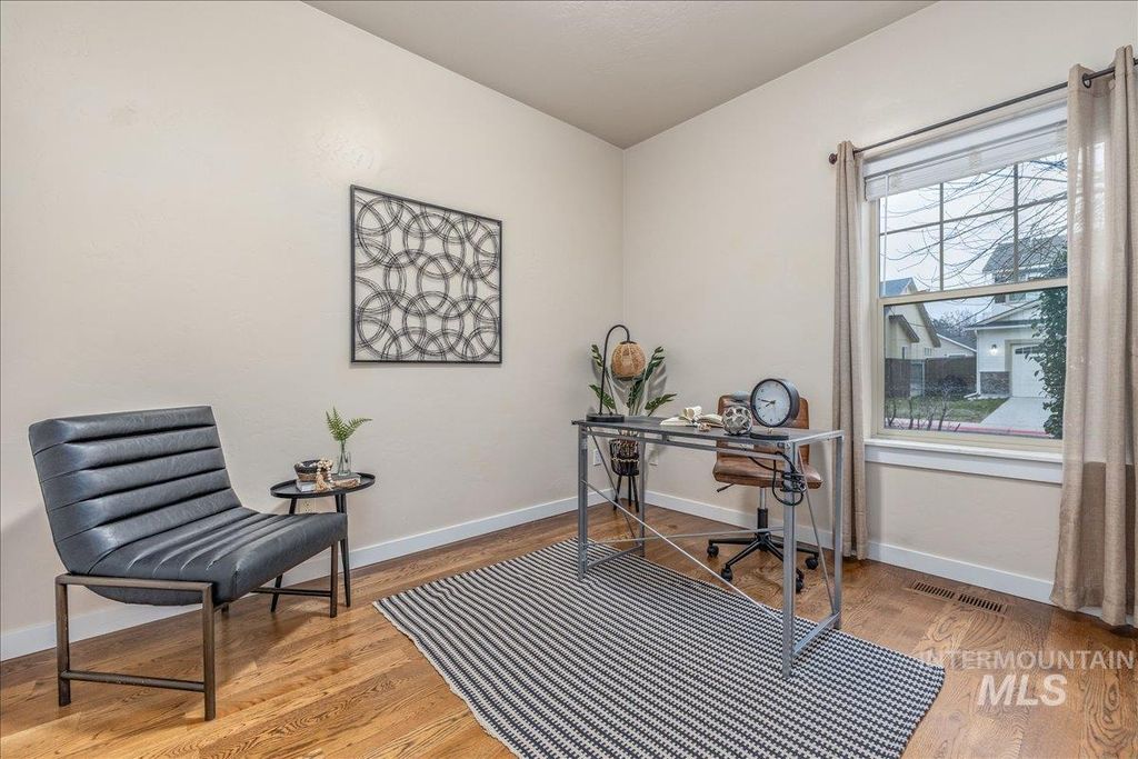 Photo of 4372 S Cruzatte Ln, Boise, ID 83716 (MLS # 98972286)