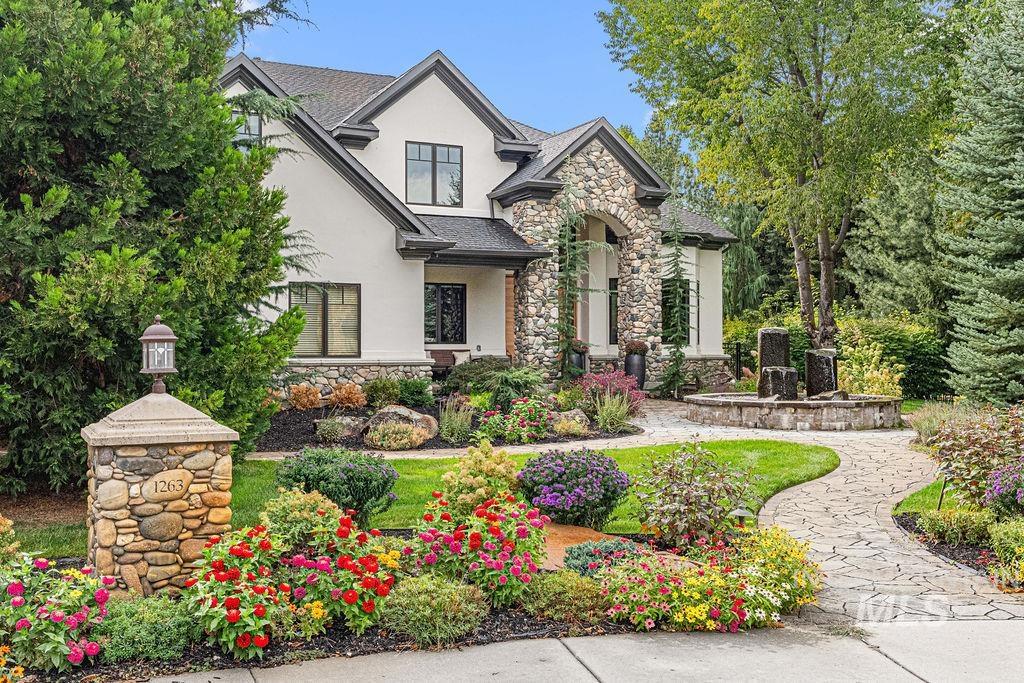 1263 W Wickshire Court