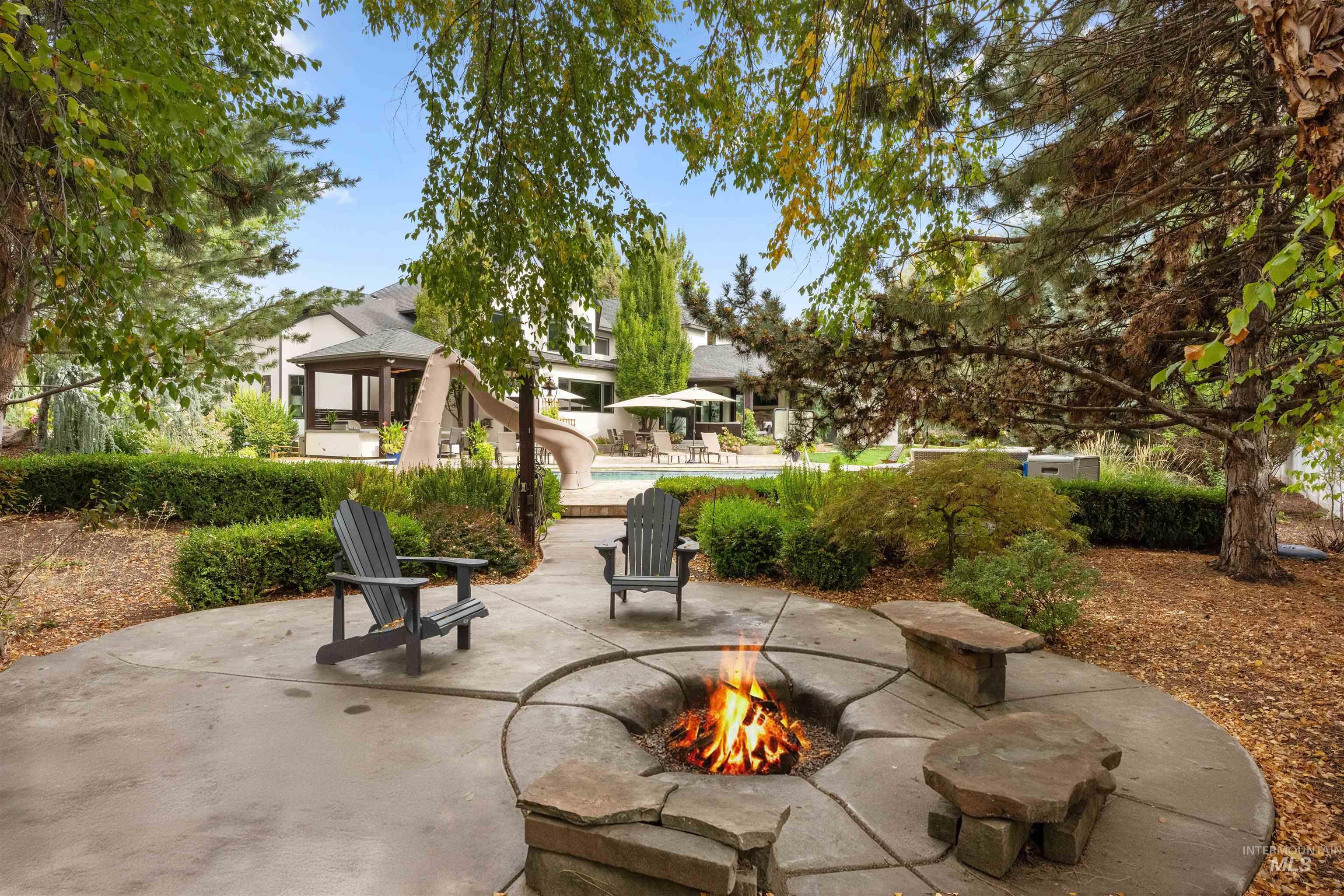 1263 W Wickshire Court