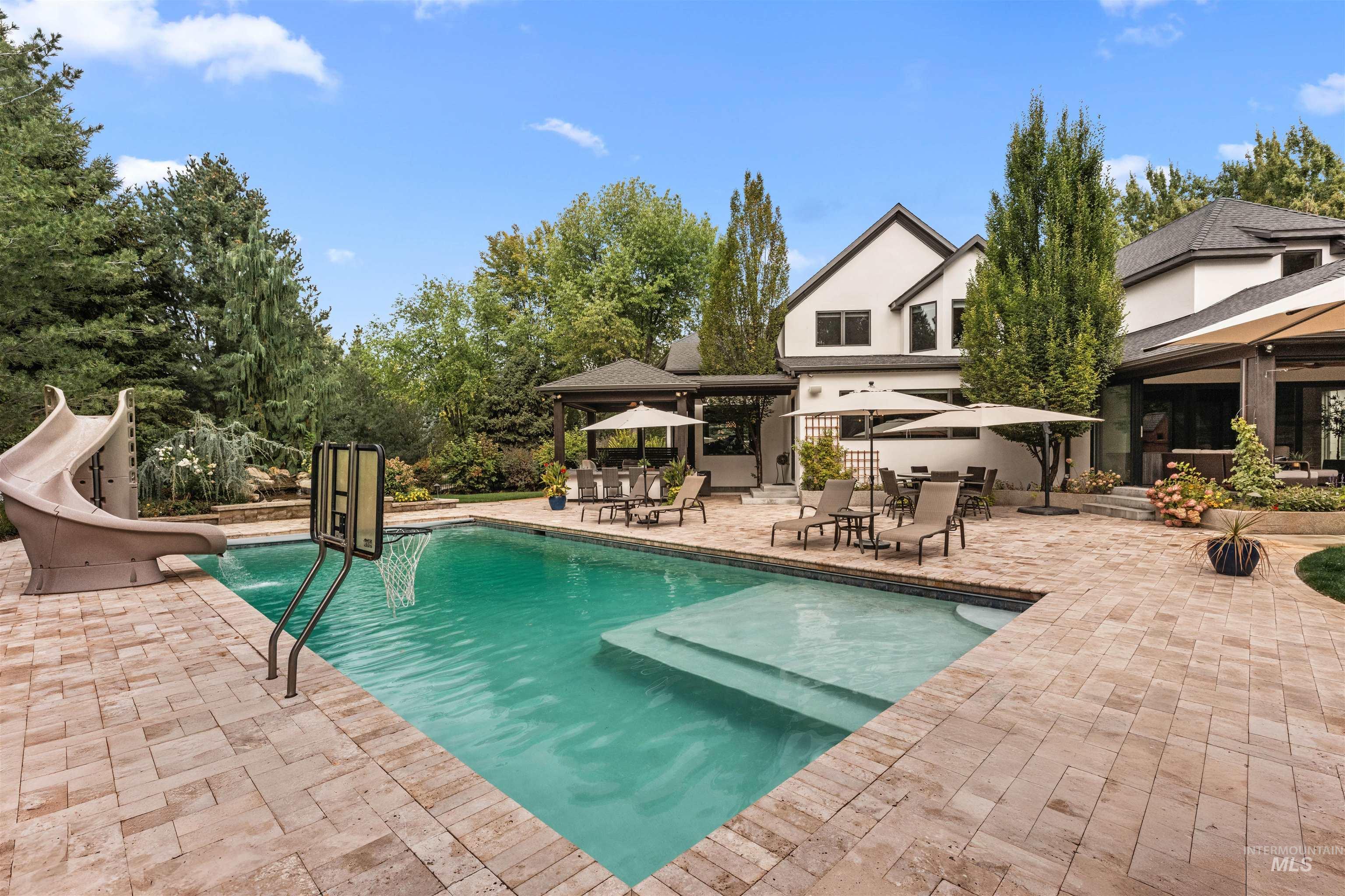 1263 W Wickshire Court
