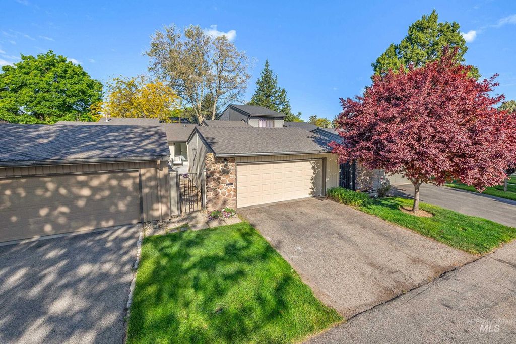 Photo of 7167 W Cascade Dr, Boise, ID 83704 (MLS # 98984629)