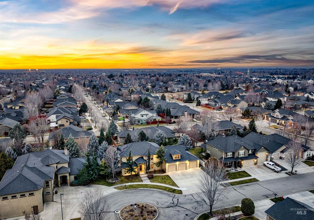 Photo of 5627 N Morpheus Place, Meridian, ID 83646 (MLS # 98973155)