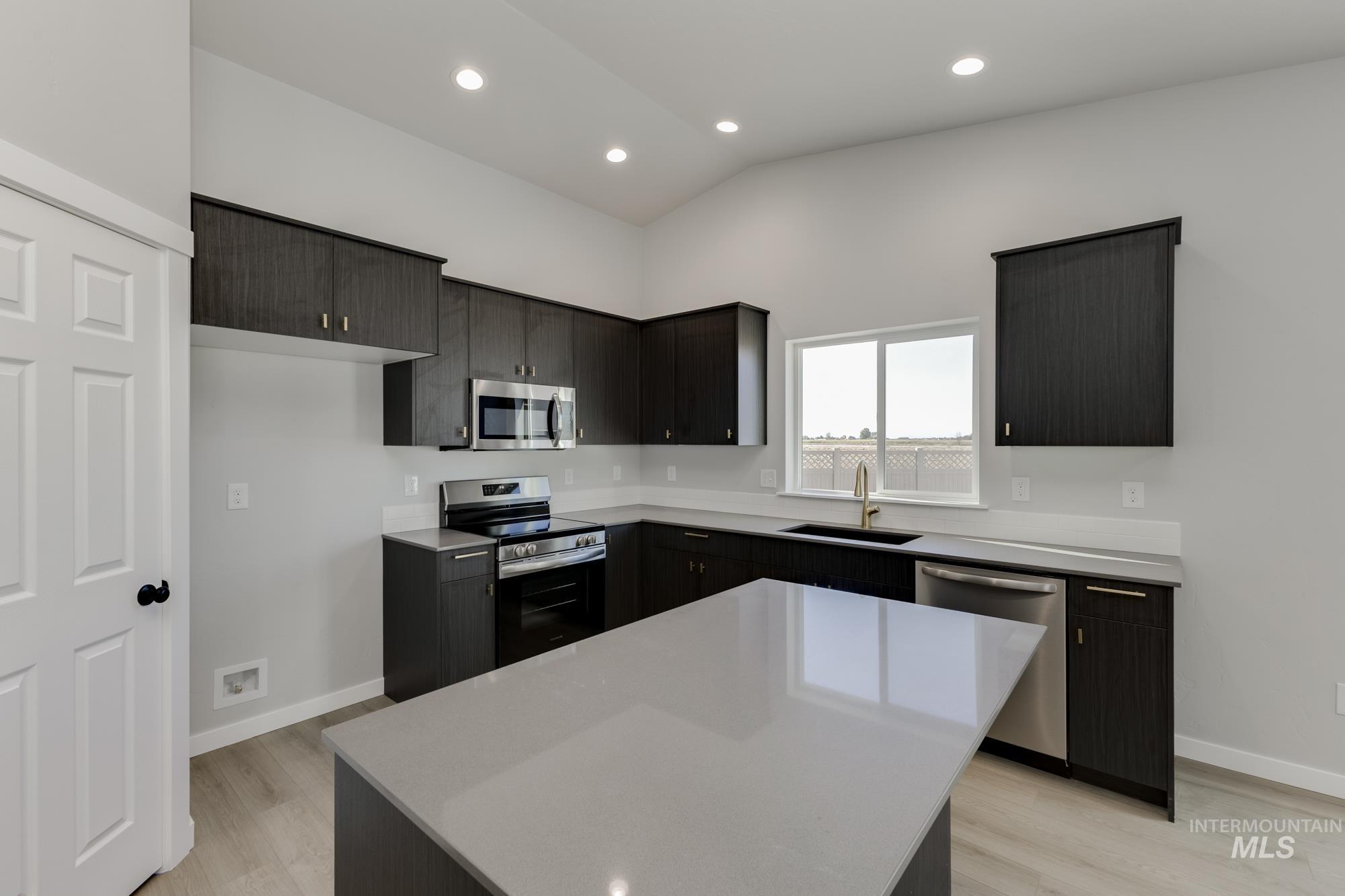 3015 E Boulder Basin Dr