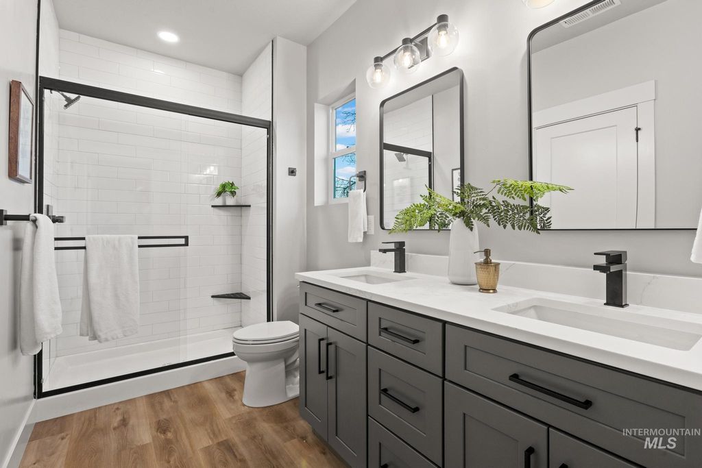 Photo of 2101 S Pacific St, Boise, ID 83705 (MLS # 98969695)