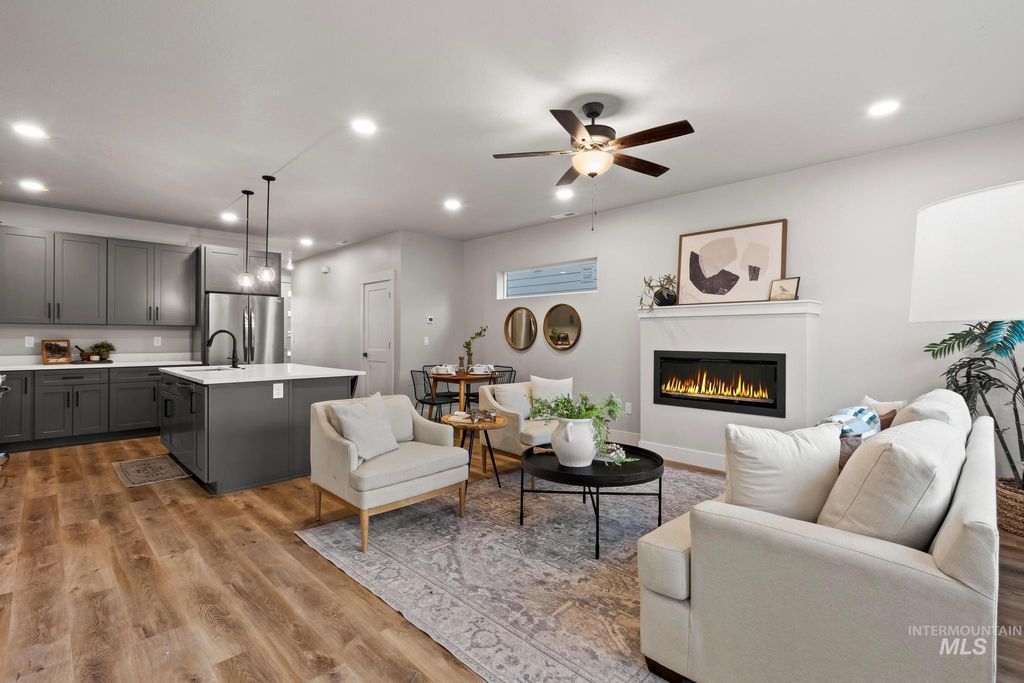 Photo of 2101 S Pacific St, Boise, ID 83705 (MLS # 98969695)