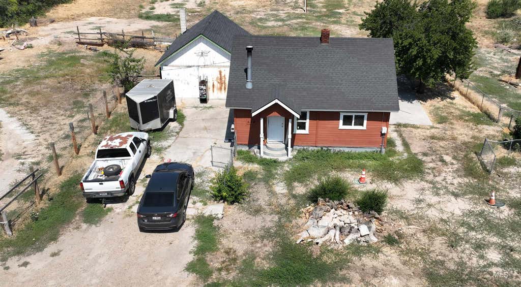Photo of 412 W Chicago St, Caldwell, ID 83605 (MLS # 98996423)