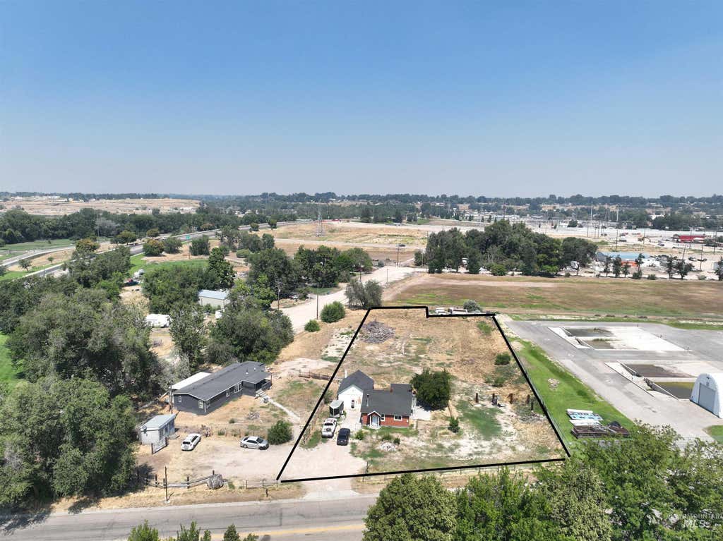Photo of 412 W Chicago St, Caldwell, ID 83605 (MLS # 98996423)